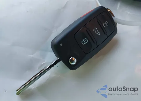 2013 Volkswagen Beetle 2.5L from USA, damaged, VIN 3VWJP7AT4DM605818